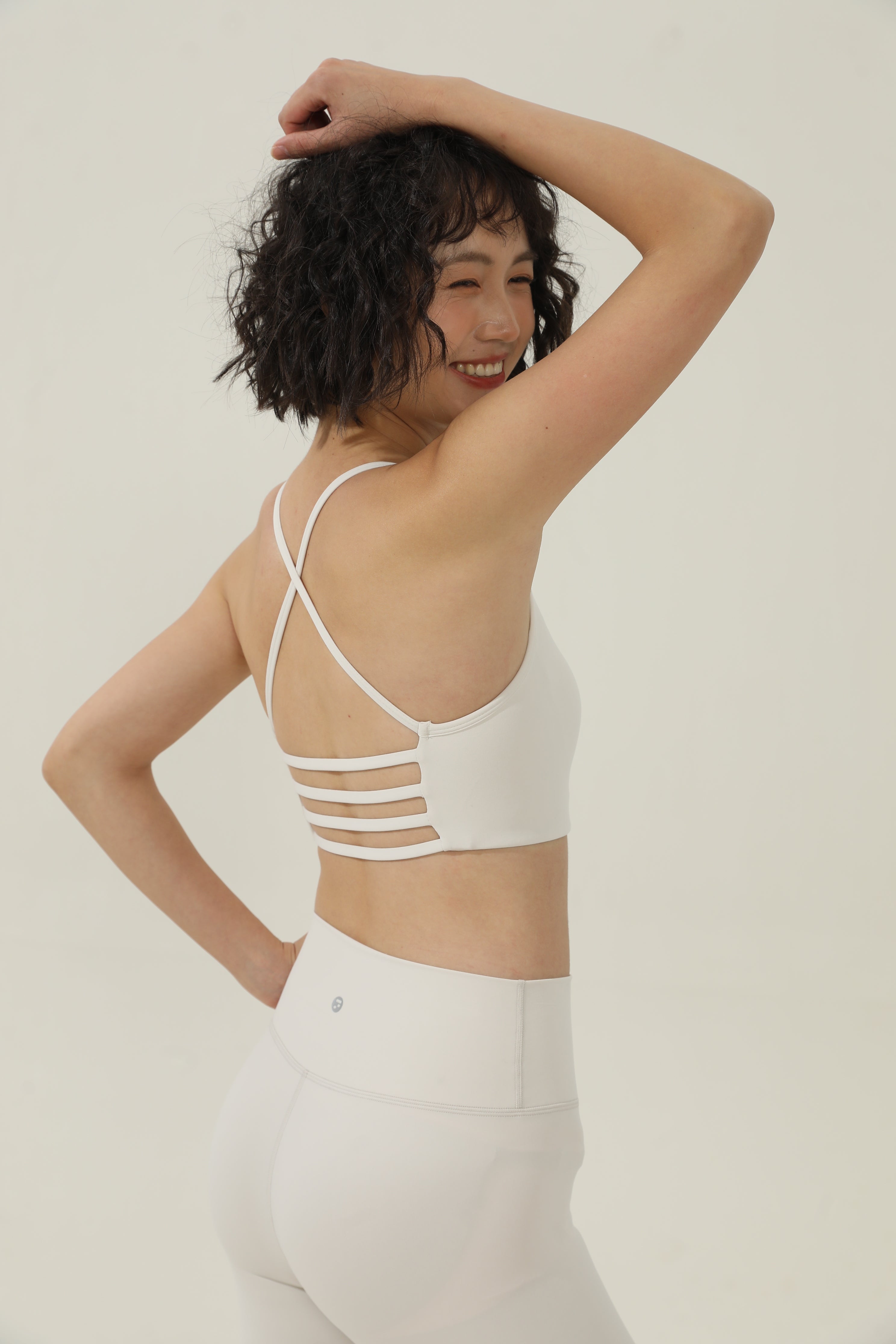 Brasier de Yoga Ajustado con Espalda Estilizada