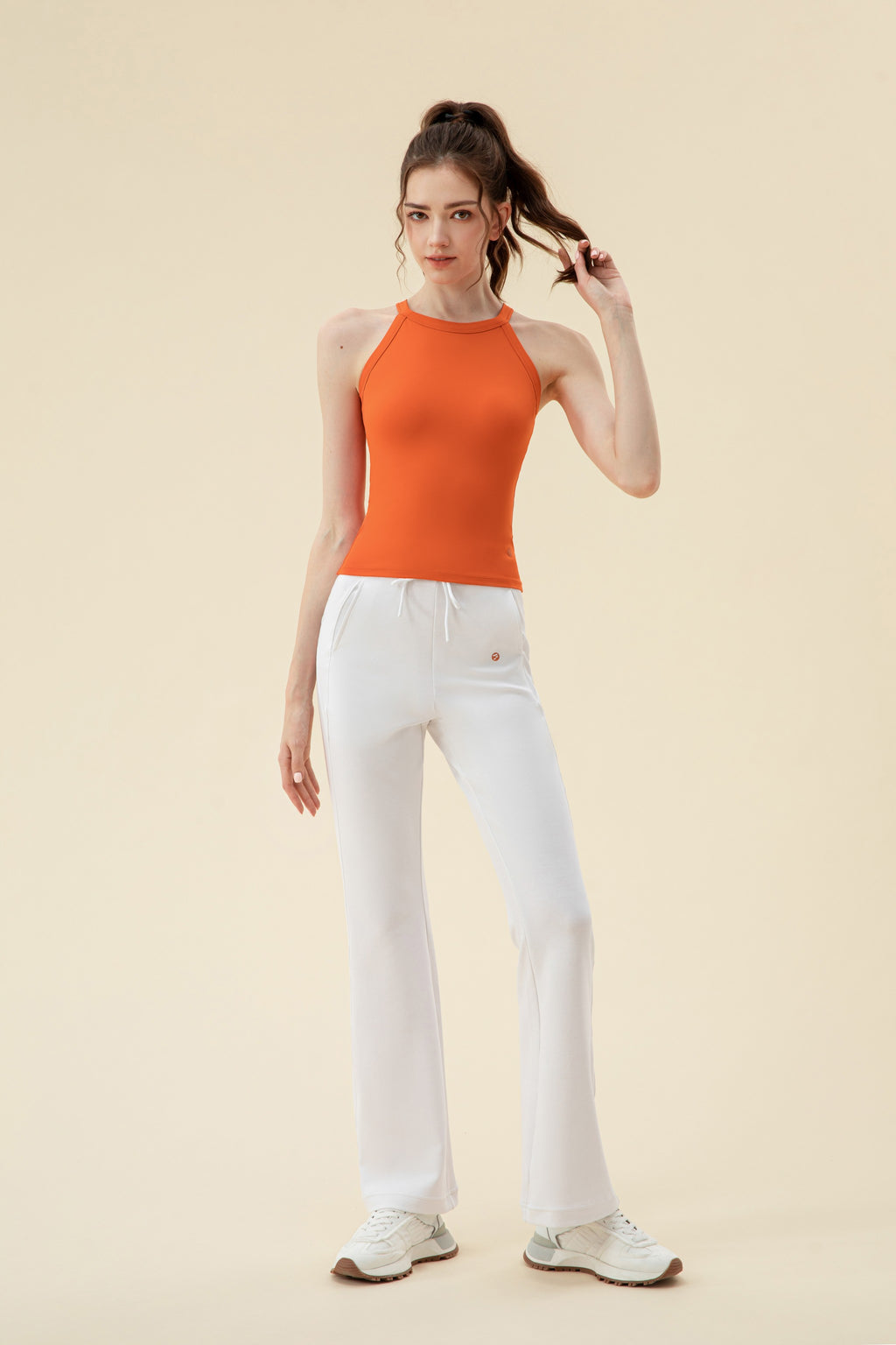 Top deportivo mujer tirantes anchos naranja outfit - Fieder