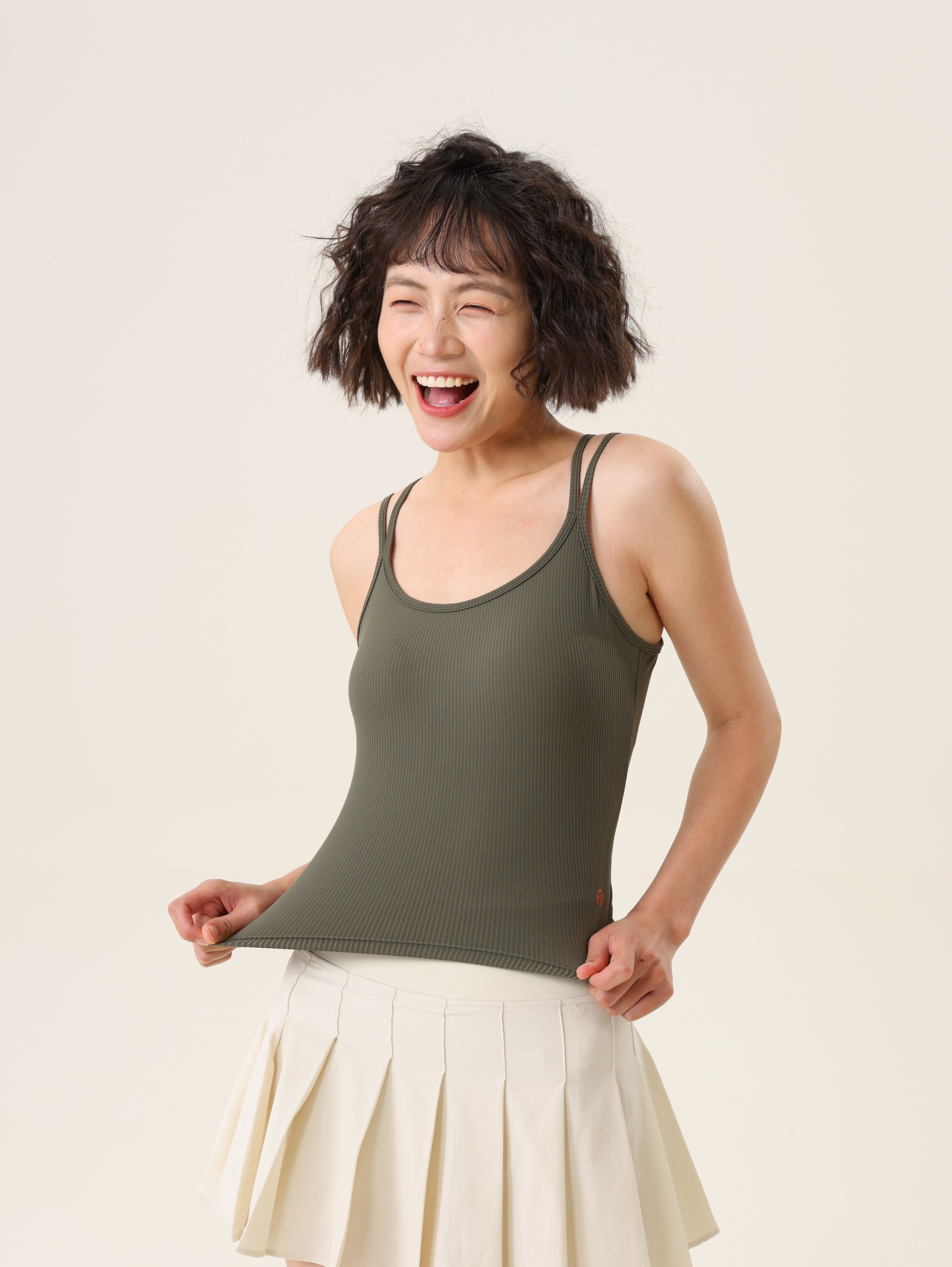 Camiseta deportiva LeFeng - Diseño sencillo y ajustado, tirantes finos que realzan la figura, ideal para yoga, uso diario y actividades ligeras.