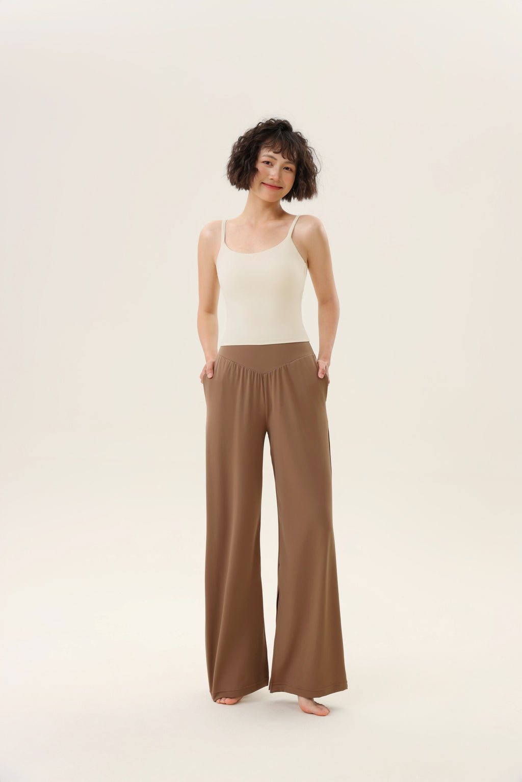 Top deportivo espalda abierta fresh alta recuperación Fieder - Beige vista frontal