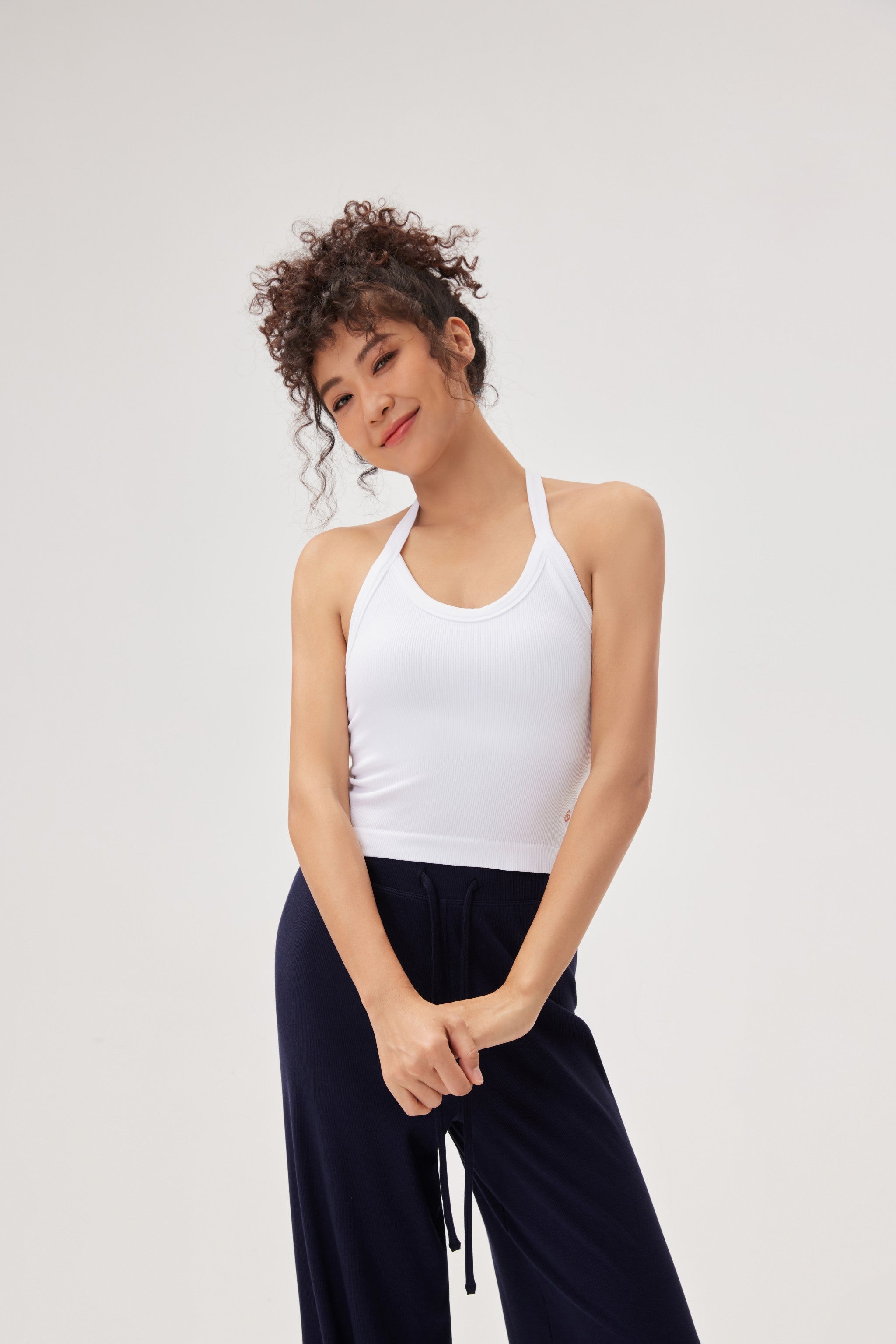 Top de Yoga de Cuello Halter con Espalda Estilizada