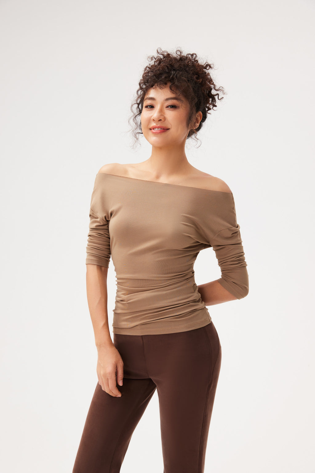 Camiseta mujer hombro descubierto drapeada nude - Fieder