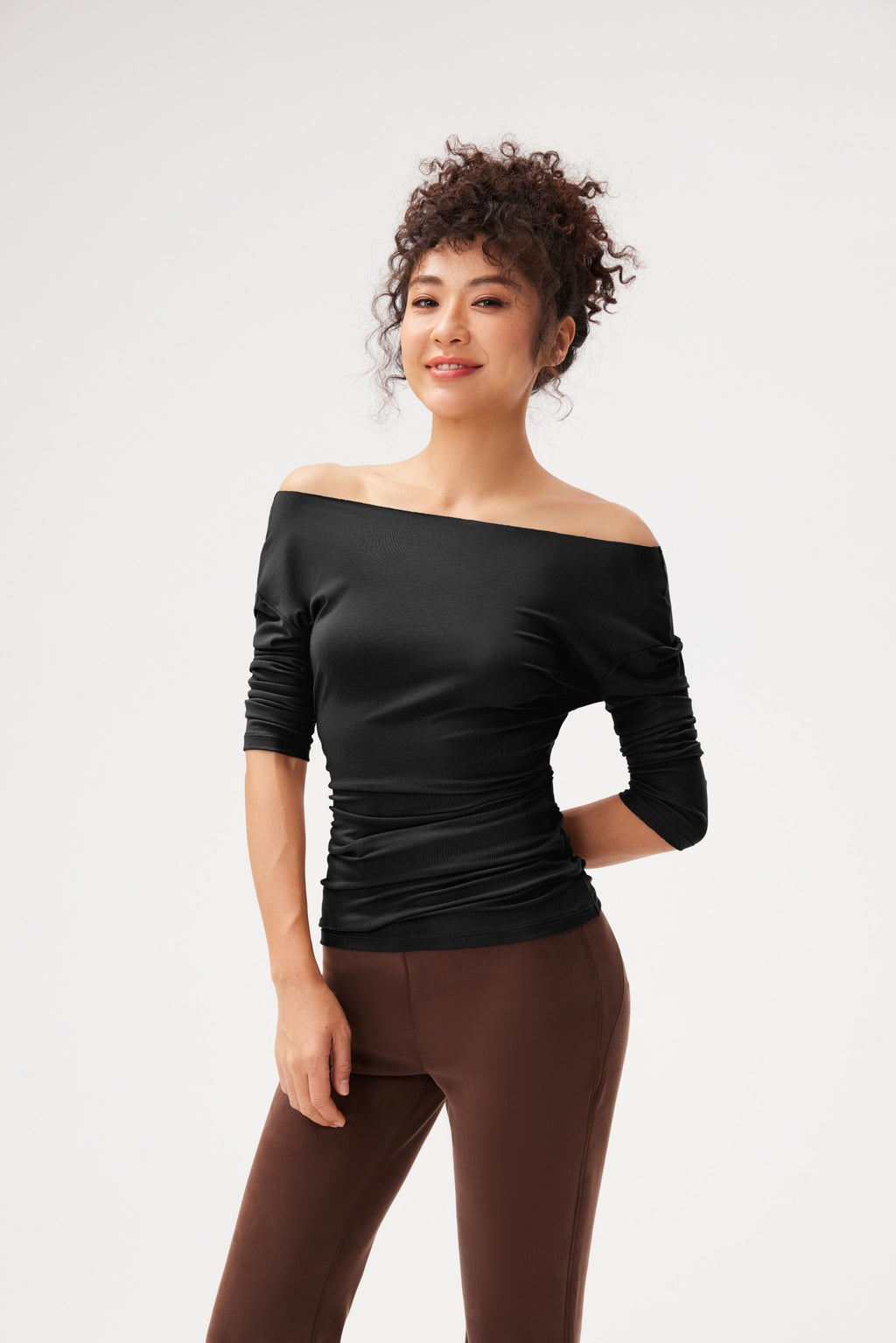 Camiseta mujer hombro descubierto drapeada negra - Fieder
