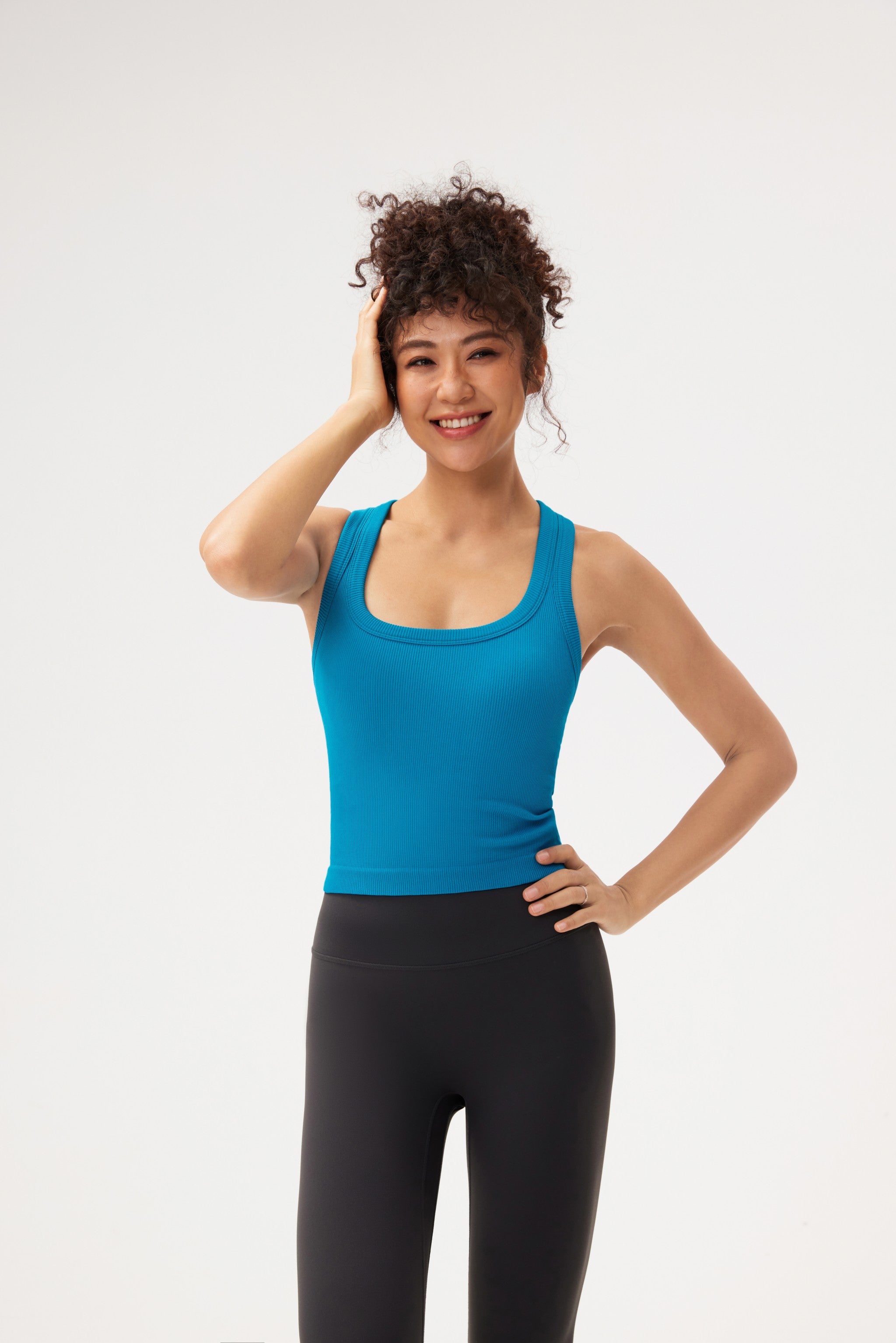 Top de Yoga Ajustado de Cuello Redondo