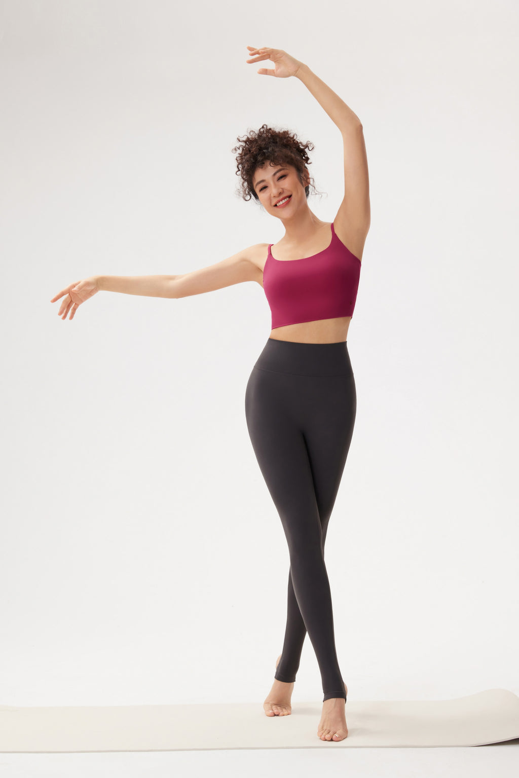 Top deportivo mujer tirantes finos fucsia yoga - Fieder