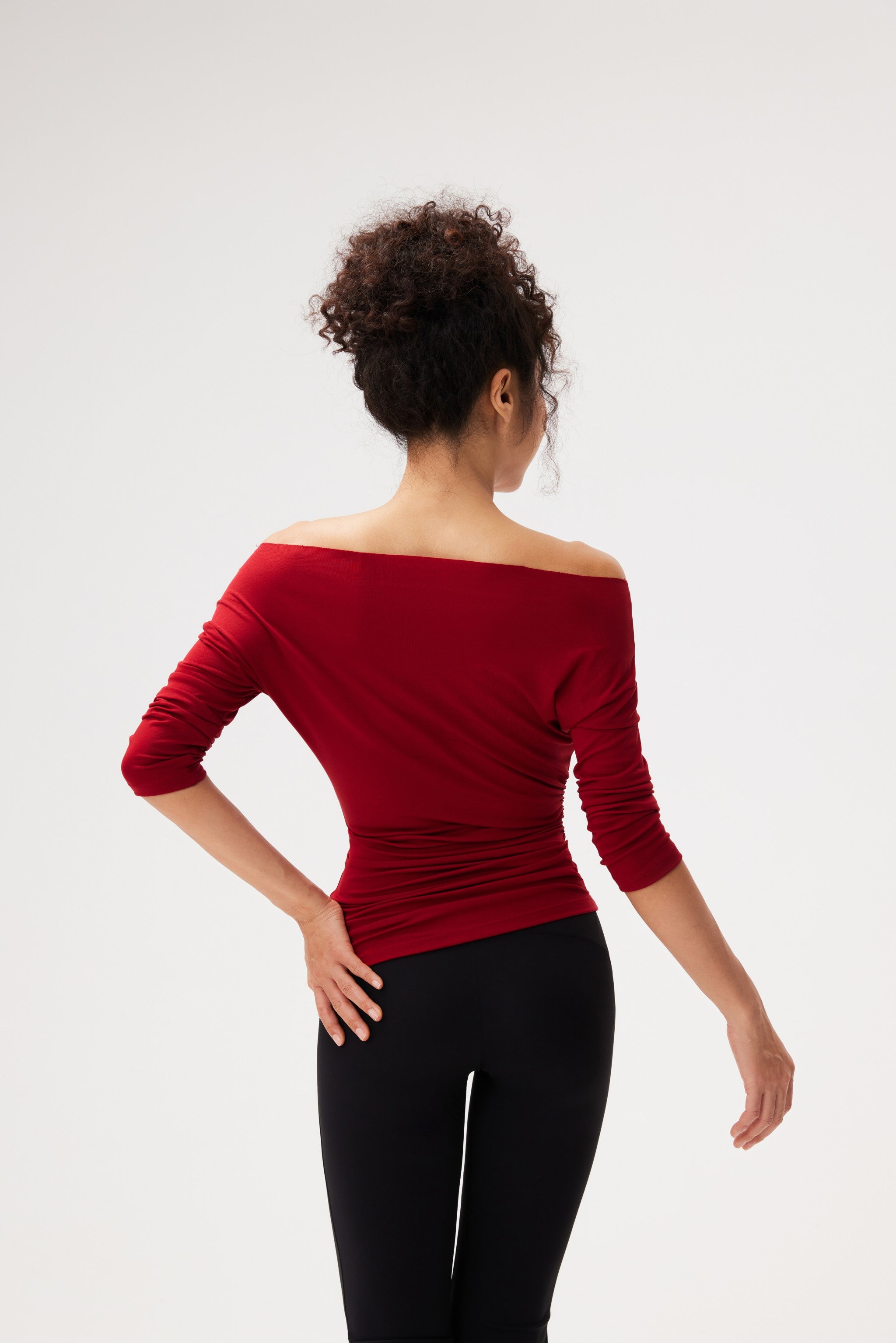 Top de Yoga de Manga Larga con Hombros Descubiertos y Fruncido Lateral