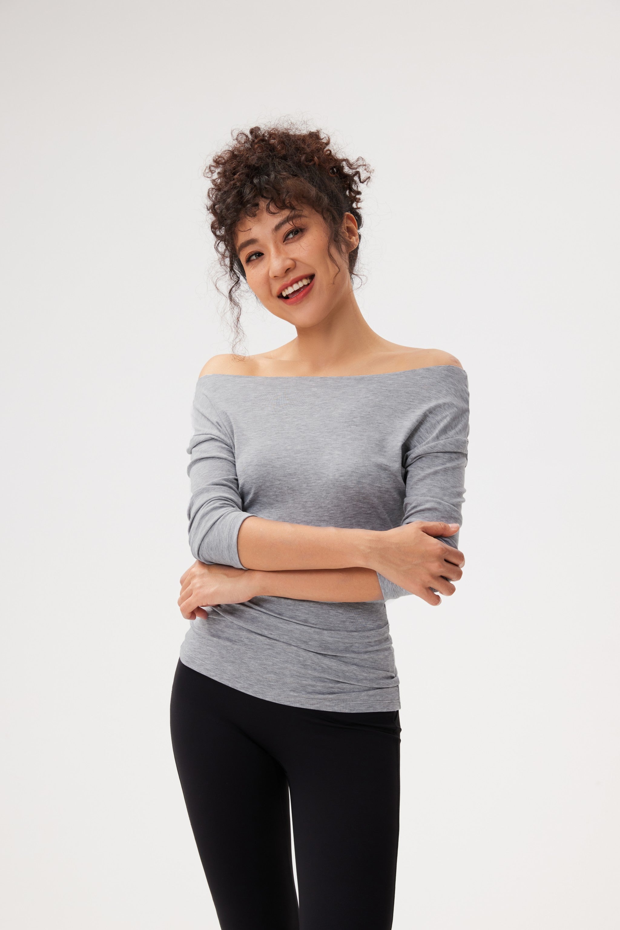 Top de Yoga de Manga Larga con Hombros Descubiertos y Fruncido Lateral