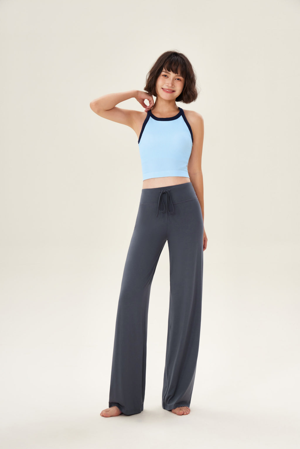 Top deportivo mujer cuello halter canalé azul claro outfit - Fieder