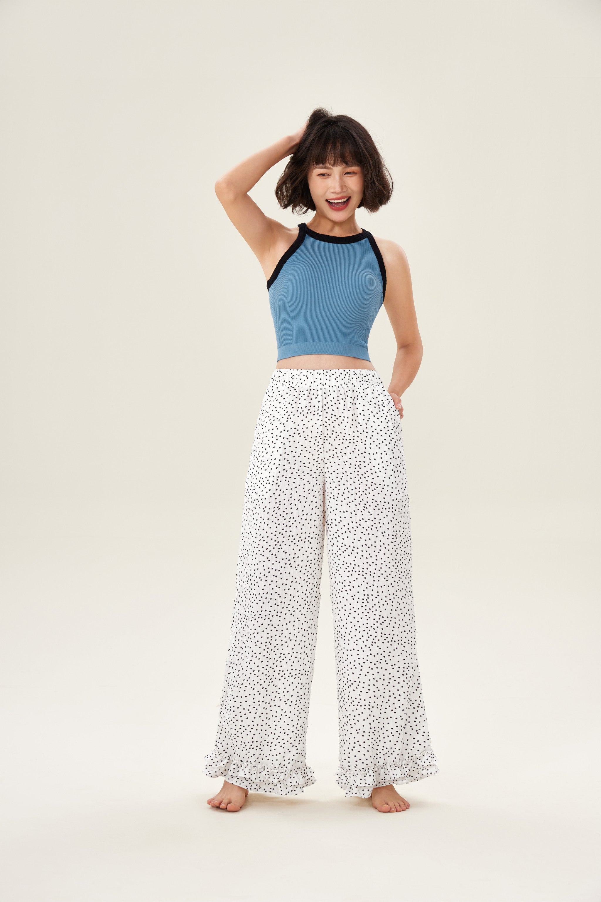 Top deportivo mujer cuello halter canalé azul outfit - Fieder