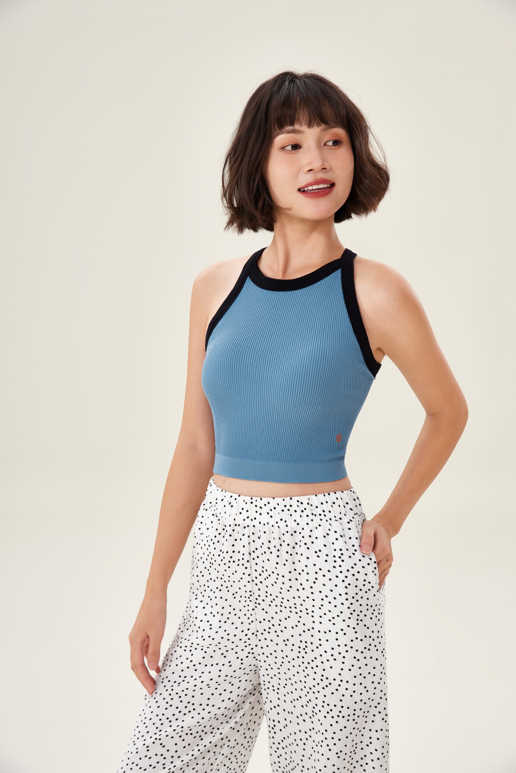 Top de Yoga en Contraste