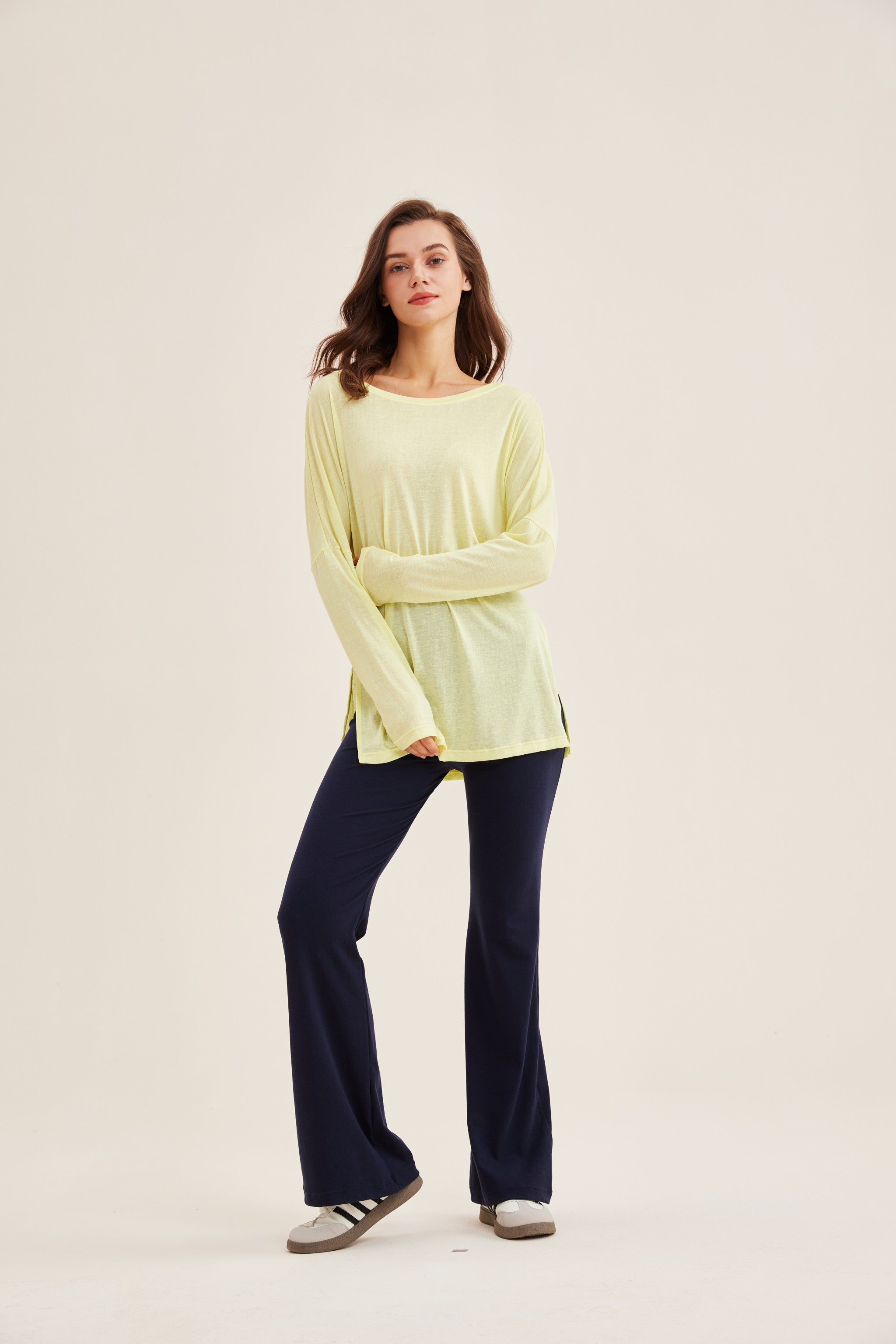 Top de Yoga Ajustado Luz Suave de Manga Larga